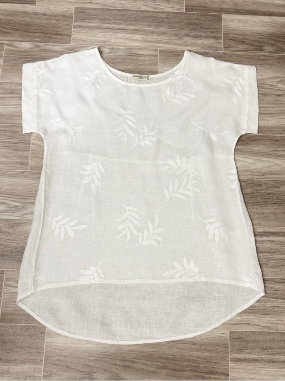 Terzo Millennio 100% Linen Blouse with Leafy Embroidery